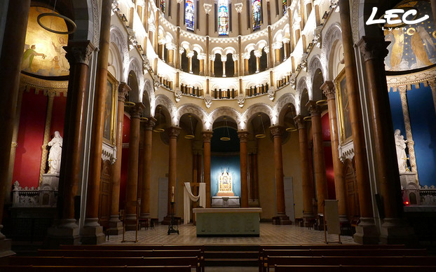 <p>The side Chapels, as well as the back of the Choir, are being illuminated using <strong style="font-style:normal">Luminy2 - 4020</strong> and <strong style="font-style:normal">Luminy 4 - 4040</strong> spotlights.</p>
