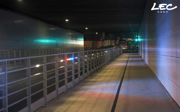<p>To up-light the bridge’s pedestrian/cycle kerb:<br />
38x 5640-BE6-L2 School-Light lightbars, measuring 30 cm-long in 24 VDC 6 Superwatt, were installed onto the railings.<br />
<br />
<br />
To up-light pedestrians/cycles’ shadows from the railings:<br />
6 blocs of 3x 5640-L2 spotlights per bloc are installed onto the railings.<br />
1 bloc = 3 spotlights of 30 cm long each and 3 colours including 1 in red, 1 in green and 1 in blue.<br />
 </p>
