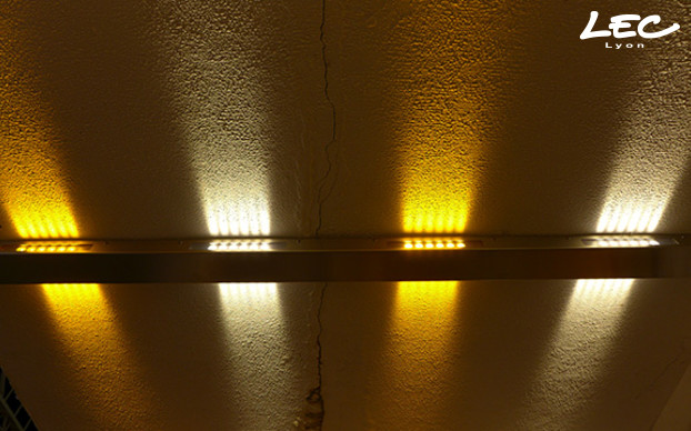 <p>For this project, 80 LED linear lights, 5633 Arches, with - L4 optics, 40 warm white and 40 amber, light the subway alternately with bands of coloured light.<br />
Custom-built stainless steel casing protects the LED linear lights as well as electric and electronic equipment (supplies, drivers, connections and cables) from possible vandalism.</p>
