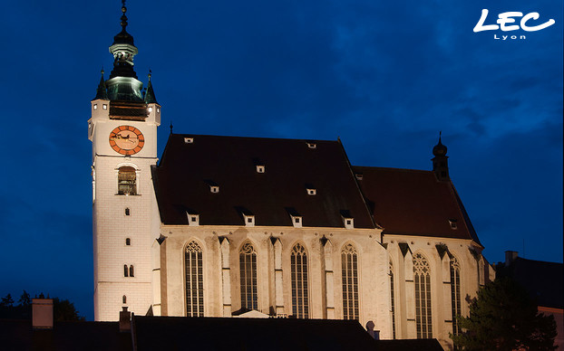 <p>Illumination of the nave and the base of the steeple using 4060 spotlights.</p>
