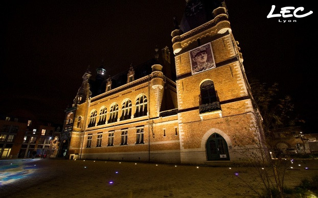 <p>Lighting of Comines town hall with recessed floor Pyramide ref 2852H</p>
