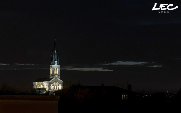 <p>Luminy 6 - 4060 projectors, attached to existing elements, are used to light the steeple which can then be seen from a very long way away as night falls.</p>
