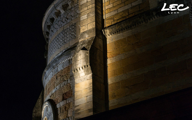 <p>In total, no fewer than 24 LUMINY 4 (4040) projectors have been installed throughout the structure to highlight and emphasis its outstanding architectural features.</p>
